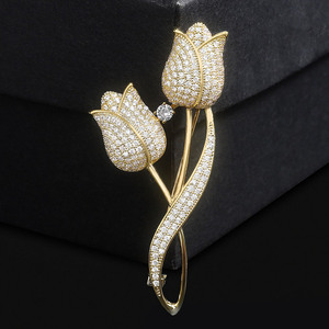 เข็มกลัดเสื้อคริสตัลรูปดอกทิวลิปสำหรับผู้หญิงสีทอง - Product Image 2