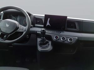 Capteurs de stationnement avant et arrière pour fourgon Master 2025, état impeccable, à vendre - Product Image 2
