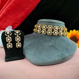 ชุดโชคเกอร์หินเพชรและ kundan แบบคลาสสิกประกายทันสมัยสำหรับงานแต่งงานงานรื่นเริงหรือทุกโอกาส - Product Image 1