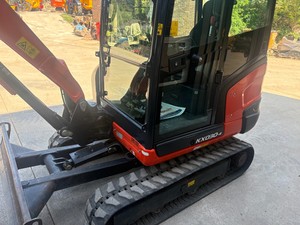 Miniexcavadora Compacta Kubota KX030-4 de Alta Calidad, 2.8 Toneladas, Diésel, Hidráulica, Pocas Horas de Uso, Excelente Estado - Product Image 6
