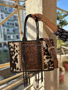 Nouveaux sacs fourre-tout en cuir de fourrure de vachette à imprimé floral usiné à la main véritable sac de soirée élégant occidental et embrayage outillé ensembles combinés uniques - Product Image 2