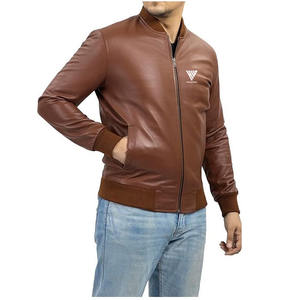 Chaqueta de Cuero Estilo Motero Ajustada al Cuerpo con Hombros Acolchados, Tela de Lona, Estilo Urbano, Cierre de Cremallera - Product Image 1