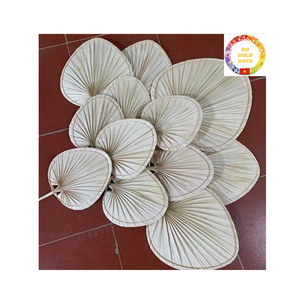 Éventail à main traditionnel en feuille de palmier en bambou du Vietnam Éventail en paille en osier fait à la main pour la décoration d'événements et la vente en gros de souvenirs - Product Image 1
