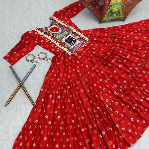 ชุด Anarkali ผ้าไหมหนักพิมพ์ลาย badhani จากแบรนด์ล่าสุด - Product Image 1