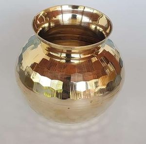 Olla de agua lota de cobre con acabado antiguo hecha a mano con bordes lisos diseñada para rituales de agua sagrada y meditación - Product Image 4