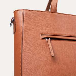 Sac fourre-tout en cuir marron Poet, cuir véritable fait main avec doublure en coton, fermeture à glissière, couleur unie, polyvalent pour toutes les saisons - Product Image 6