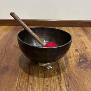 Bol sonore en métal bronze fabriqué à la main thème de Chakra de style traditionnel pour la pratique quotidienne de la méditation bouddhisme alignement artisanat en métal - Product Image 2