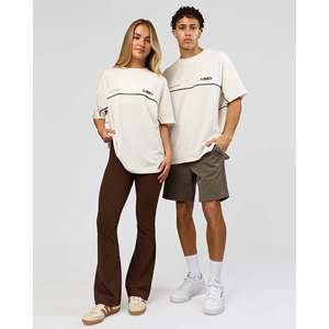 Camiseta Oversize de Alto Gramaje en Blanco Crema, 260 GSM, con Serigrafía Sólida - Product Image 3