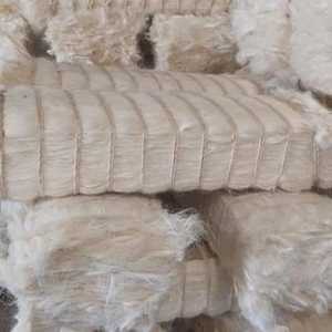 Fibre de sisal de Tanzanie de qualité supérieure, grade UG, 90-120 cm, naturelle, anti-bactérienne, finesse 100, matériau de rembourrage écologique - Product Image 2