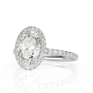 Bague élégante demi-éternité avec halo de diamants ovales en or blanc certifiée IGI GIA, cultivée en laboratoire, pour la vente en gros de bijoux pour femmes - Product Image 1