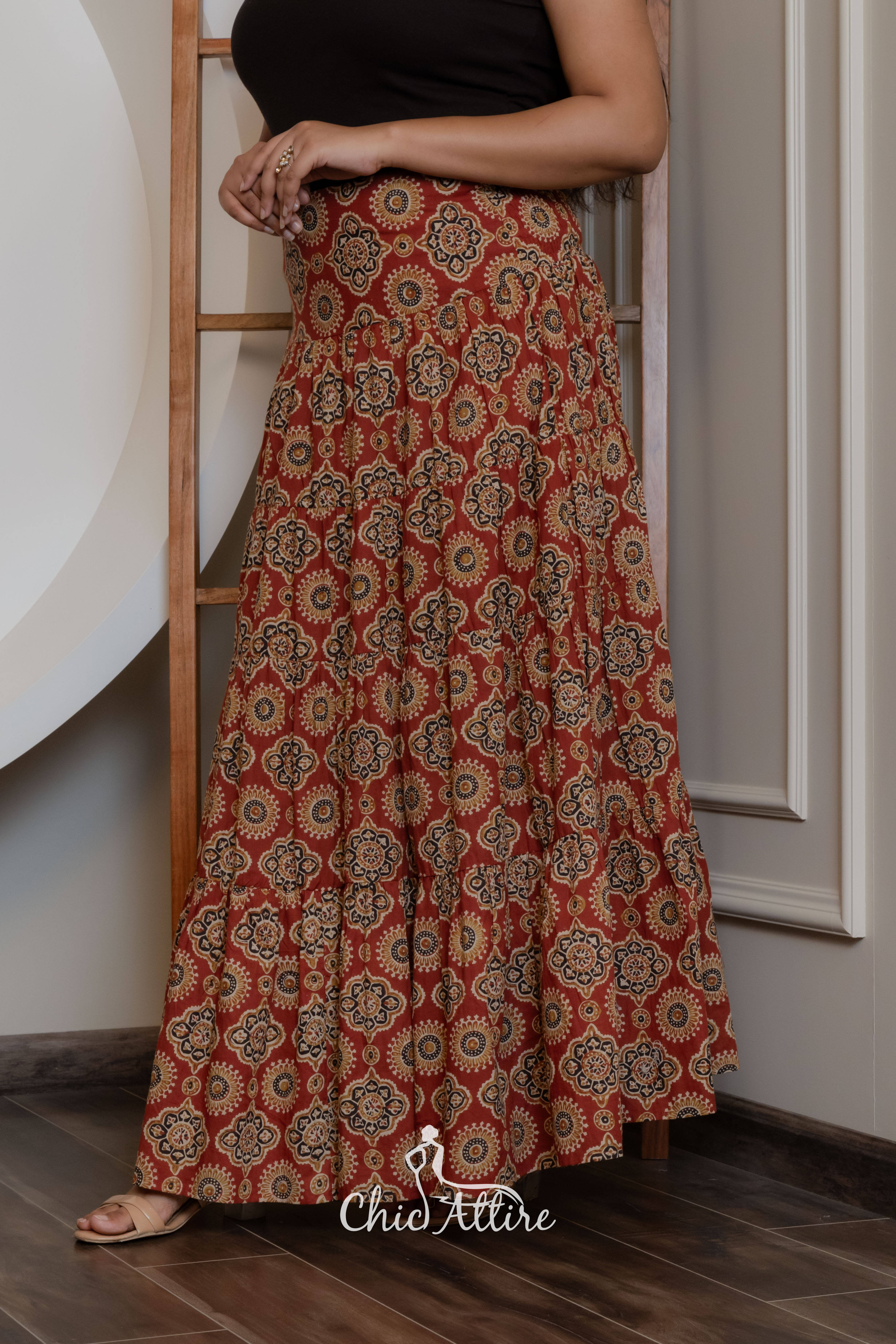 สีน้ำตาลแดง