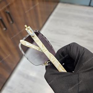 Verres violet foncé de haute qualité Cross Design GRA Certified VVS Moissanite Party Wear Lunettes de soleil Hiphop à la mode au prix de gros - Product Image 3