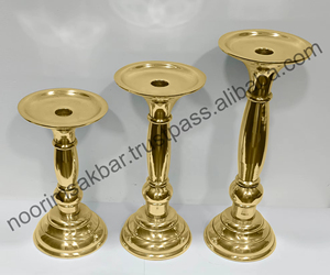 Candelabro Clásico de Latón Chapado en Oro 2026, Hecho a Mano con Impresión Personalizada para Centros de Mesa Navideños - Product Image 6