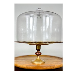 Soporte de Metal para Tartas con Cúpula de Vidrio, Diseñado para Elevar la Presentación de Postres en el Hogar y en Eventos Especiales - Product Image 1