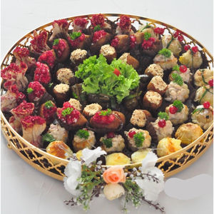 Eco-Friendly Premium Gold Metal Round Chocolate Bowl Desserts Display Weddings Table Top Serving Chocolate Candy & Other <b>Sweets</b> - Product Image 6