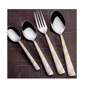 Ensemble de couverts cuillère, couteau et fourchette en acier inoxydable avec poignée unique et design, de la plus haute qualité - Product Image 1