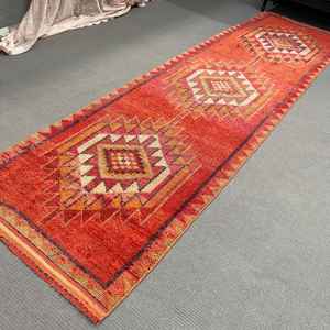 Alfombra Turca de 3.3x12.4 pies, Alfombra Vintage, Alfombra de Lana con Diseño Floral Rojo - Product Image 4