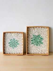 Plateau de service en rotin avec incrustation de perles |   Plateau en rotin et bambou avec détails en nacre pour un usage décoratif et de service, Vietnam - Product Image 5