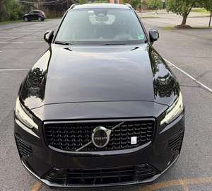 2023 pour V60 Recharge T8 AWD Turbo Cuir R18 Faible Kilométrage Boîte Automatique Conduite à Gauche Essence/Pétrole - Product Image 1