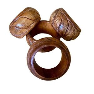 Lot de 4 ronds de serviette en bois à la demande, finition naturelle rustique, décor de table à manger fait main pour mariages et événements - Product Image 1