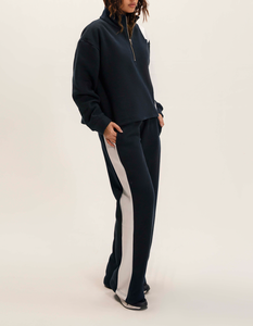 Conjunto Deportivo de Contraste al por Mayor, Top con Cierre de Cremallera de un Cuarto en Azul Marino y Blanco con Pantalones de Corte Holgado, Sudadera Elegante para Comodidad Casual - Product Image 3