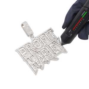 Colgante PROFIT MARLEY con Nombre Personalizado y Dije de Moissanita en Oro de 14K - Product Image 2