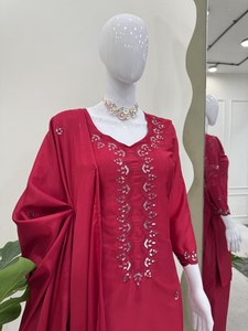 Conjunto de traje Salwar de seda Chinon de diseñador para mujer, trabajo de hilo de lentejuelas Lehenga Choli con Dupatta completamente cosida hasta la talla 44 - Product Image 3