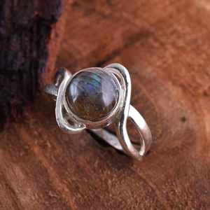 Bague en argent Labradorite élégante faite à la main avec des pierres précieuses rondes Bijoux en argent sterling 925 - Product Image 3