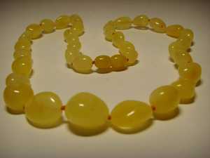 Luxury <b>Resin</b> Beaded Link Necklace Handmade Modern Contemporary Jewelry for Women's Party Occasions - Product Image 3