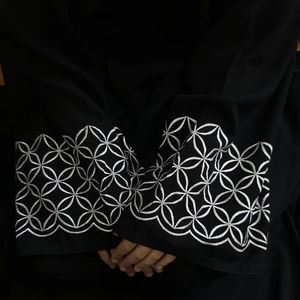 Kimono Abaya Musulmane Élégante et Modeste pour Femme, Broderie Main, Décontractée, Taille XXL, Boutons, Faite à la Main pour Adultes, Anti-Boulochage - Product Image 1