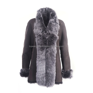 2026 OEM Top Trending <b>Grey</b> Sheepskin Leather Shearling Coat For Women's 100% High Quality Plus-Size Winter Fashion Heated Coats - Product Image 1