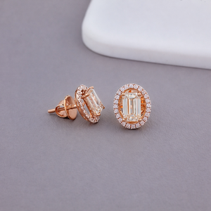 Pendientes de Diamante Cultivado en Laboratorio con Corte Esmeralda Amarillo Certificado por IGI, con Halo Ovalado en Oro Amarillo/Blanco/Rosa de 14K - Product Image 5