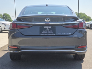 VOITURE D'OCCASION PRÉMIAIRE EN EXCELLENT ÉTAT 2024 Lexus ES 250 SEDAN PRÊTE À ÊTRE EXPÉDIÉE - Product Image 6