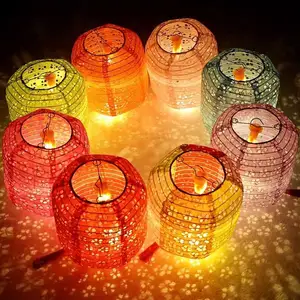 Lanterne appese lanterne di carta vuote rotonde a cilindro luci da giardino in stile cinese lampada a sospensione con motivo floreale per decorazioni di nozze