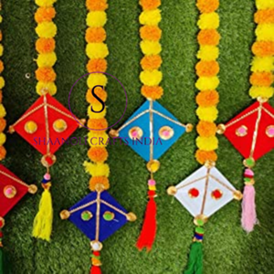 Cuerdas de flores artificiales de caléndula atractivas hechas a mano con colgante de cometa de lana para decoración de boda telones de fondo colgante de cometa - Product Image 1