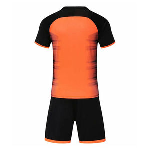 Fabricant sur mesure avec de nouveaux vêtements de sport actifs élégants avec des ensembles d'uniformes de football pour hommes Nouvelle mode dernière impression - Product Image 3