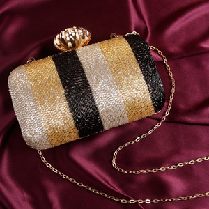 Pochettes brodées en gros femmes pochettes en vrac faveurs de mariage indien soie brute femmes sac à main à BAS PRIX PAR ARTISANAT DE LUXE - Product Image 2