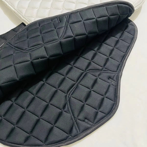 Sous-selle matelassée pour cheval – Tapis de selle équestre premium avec sangles de selle, vente en gros OEM - Product Image 5