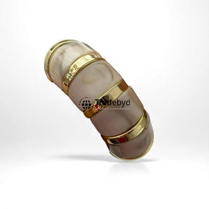 Brazaletes de resina de lujo, joyería de moda para mujer, accesorios únicos hechos a mano de Tradebyd - Product Image 4