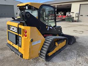 Cargadora Compacta JCB 205T Usada, con Motor Diésel Turboalimentado de Alta Eficiencia, en Venta - Product Image 3