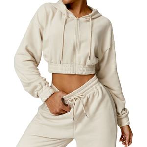 Ensembles pour femmes en gros – Nouveauté 2026 : Ensemble personnalisé en coton 2 pièces (sweat-shirt à col rond et short) pour femmes - Product Image 4