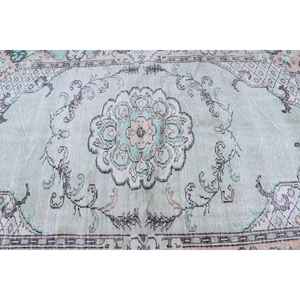 Alfombra Turca Vintage Grande de 5.2x7.7 pies, Alfombra Oriental de Lana Azul y Blanca - Product Image 5