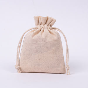 Pochette de rangement en coton biologique avec logo personnalisable Sac à cordon de petite taille indien fait à la main écologique Conteneur à bijoux blanc - Product Image 1