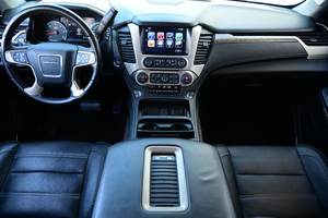 GMC Yukon Denali 4WD 2018 d'occasion, propre - Product Image 3