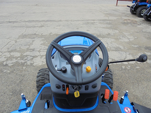 Tracteur compact 4x4 New Holland WORKMASTER 25S 2026 avec transmission hydrostatique et utilisation facile, concessionnaire près de chez moi - Product Image 6