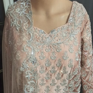 Robe de mariée Anarkali avec broderie de perles de verre cristal Dabka pantalon de travail Dupatta-bel ensemble de mariage pour 2024 - Product Image 1