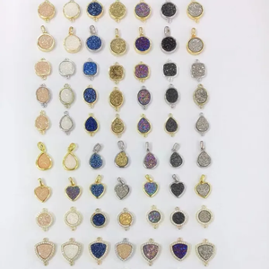 Nuevo Colgante de Piedra Natural Mixta 2025, Cristal de Ágata, Amuleto de Piedra Natalicia con Forma de Mariposa para la Creación de Joyas - Product Image 4