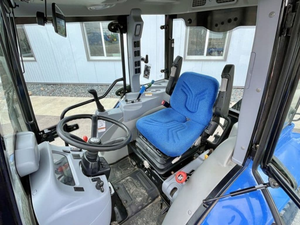 Tracteur utilitaire compact New Hollandds Boomer 37, 37 CV, 4 roues motrices, transmission hydrostatique, chargeur frontal, tracteur agricole diesel - Product Image 6