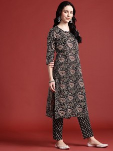Kurta en pur coton imprimé Paisley avec pantalon et Dupatta pour femmes produit en vrac vêtements personnalisés pour femmes - Product Image 4