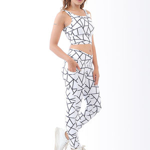 Conjunto de Yoga para Mujer de Primera Calidad, Diseño Moderno, Patrón Sólido, Logotipo Frontal Personalizado, Talla y Color a Medida, Transpirable, Conjunto de 2 Piezas, Spandex/Nailon - Product Image 2